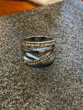 Source Unknown Silver-Tone Crystal Multi-Band Ring